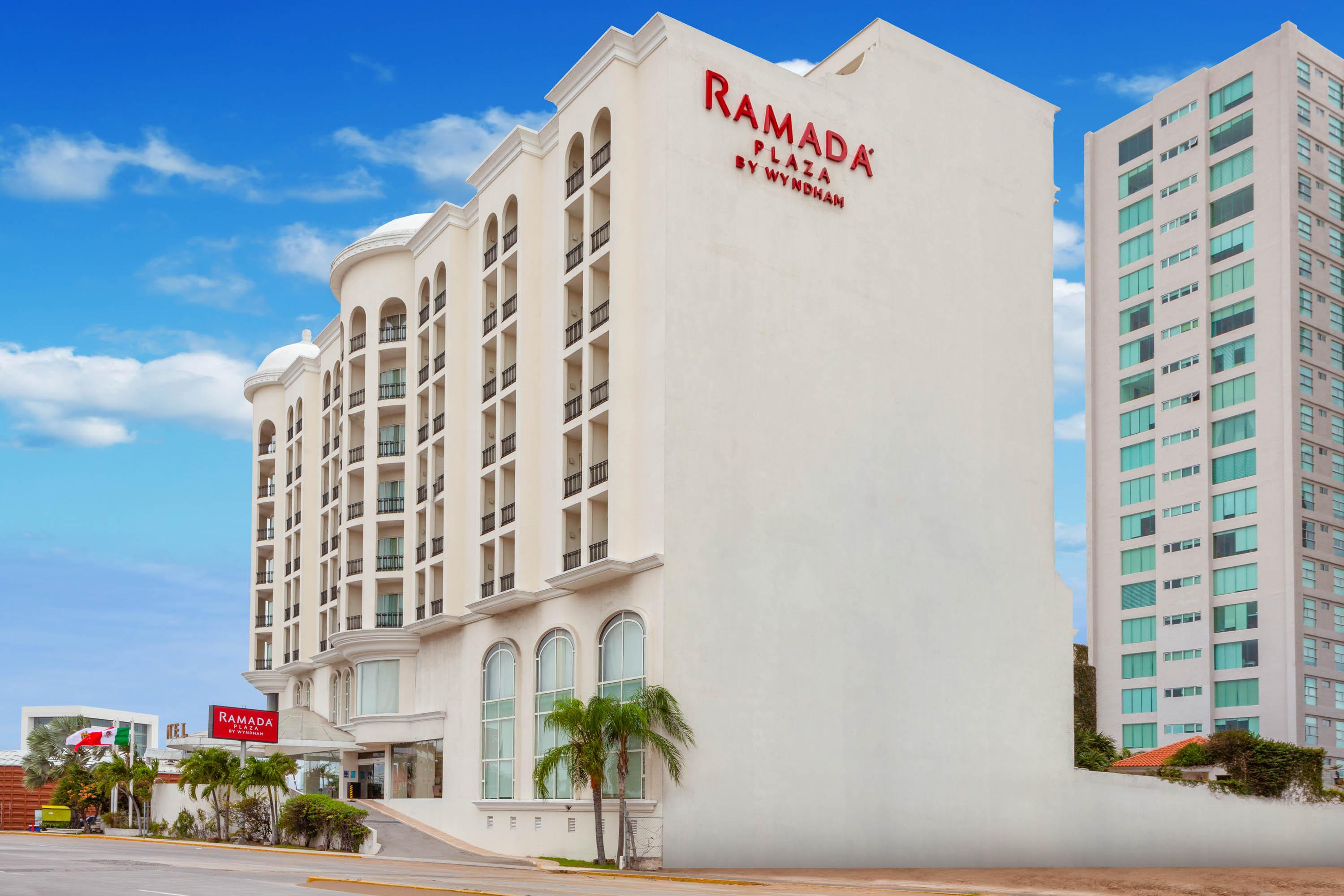 Отель Ramada Plaza By Wyndham Veracruz Boca Del Rio Экстерьер фото